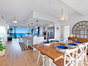 Ultimate Sky Home in Central Broadbeach